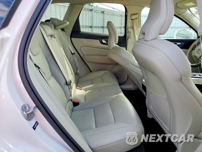 Zdjęcie 11 z 13 samochodu: 2022 VOLVO XC60 B5 MOMENTUM VIN:YV4L12RK6N1059109 - miniatura