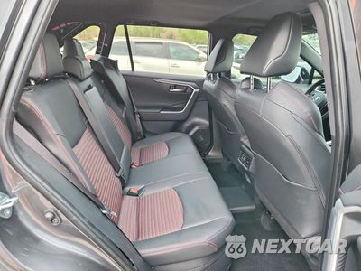 Zdjęcie 11 z 14 samochodu: 2025 TOYOTA RAV4 XSE VIN:JTMEB3FV0SD292491 - miniatura
