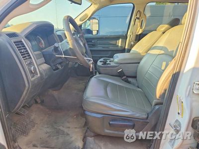 Zdjęcie 7 z 12 samochodu: 2016 RAM 3500 VIN:3C7WRSCL5GG210510 - miniatura