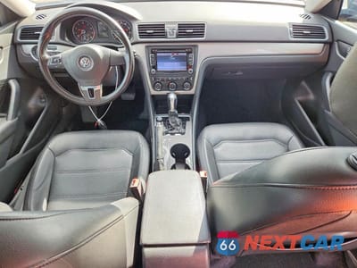 Zdjęcie 8 z 13 samochodu: 2015 VOLKSWAGEN PASSAT S VIN:1VWAT7A32FC111621 - miniatura