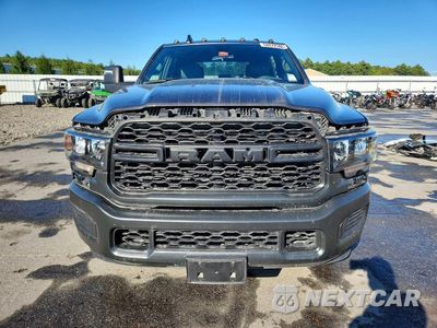 Piąte zdjęcie samochodu w środku: 2024 RAM 2500 TRADESMAN VIN:3C6UR5CJ9RG315243 - miniatura