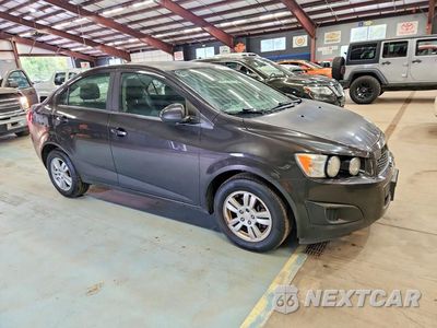 Czwarte zdjęcie samochodu z boku: 2015 CHEVROLET SONIC LT VIN:1G1JC5SH1F4158076 - miniatura