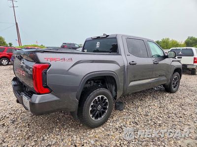 Trzecie zdjęcie samochodu z tyłu: 2022 TOYOTA TUNDRA SR5 VIN:5TFLA5DBXNX020175 - miniatura