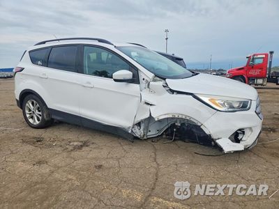 Czwarte zdjęcie samochodu z boku: 2017 FORD ESCAPE SE VIN:1FMCU0GD4HUA38258 - miniatura