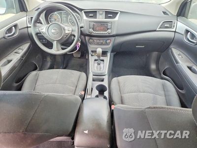 Zdjęcie 8 z 12 samochodu: 2018 NISSAN SENTRA S VIN:3N1AB7AP0JY298398 - miniatura
