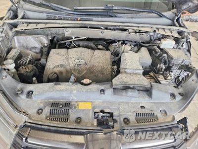 Zdjęcie 12 z 13 samochodu: 2019 TOYOTA HIGHLANDER SE VIN:5TDJZRFH9KS964785 - miniatura
