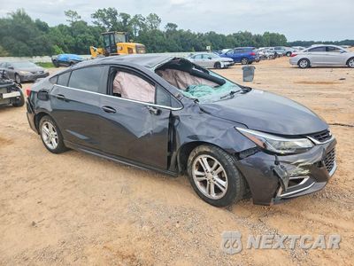 Czwarte zdjęcie samochodu z boku: 2017 CHEVROLET CRUZE LT VIN:1G1BE5SM4H7252269 - miniatura