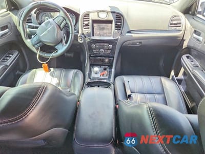 Zdjęcie 8 z 12 samochodu: 2019 CHRYSLER 300 S VIN:2C3CCABG6KH548432 - miniatura