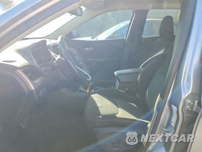 Zdjęcie 7 z 13 samochodu: 2016 JEEP CHEROKEE LATITUDE VIN:1C4PJLCB8GW177204 - miniatura