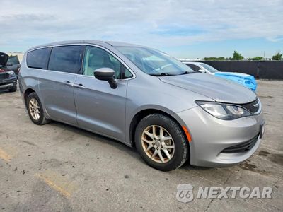Czwarte zdjęcie samochodu z boku: 2017 CHRYSLER PACIFICA LX VIN:2C4RC1CG7HR501580 - miniatura