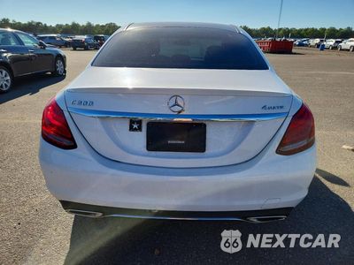Zdjęcie 6 z 12 samochodu: 2015 MERCEDES-BENZ C 300 4MATIC VIN:55SWF4KB4FU067854 - miniatura
