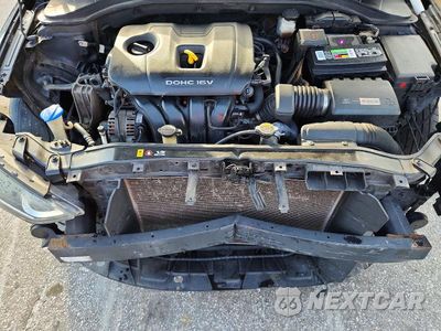 Zdjęcie 11 z 12 samochodu: 2018 HYUNDAI ELANTRA SE VIN:5NPD74LF5JH367002 - miniatura