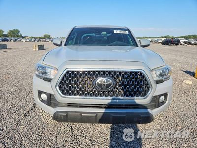 Piąte zdjęcie samochodu w środku: 2019 TOYOTA TACOMA TRD OFF-ROAD VIN:3TMCZ5ANXKM224418 - miniatura