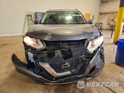 Piąte zdjęcie samochodu w środku: 2018 NISSAN ROGUE SV VIN:JN8AT2MV5JW312167 - miniatura