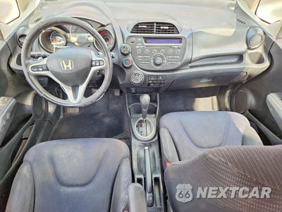 Zdjęcie 8 z 12 samochodu: 2012 HONDA FIT SPORT VIN:JHMGE8H53CC012806 - miniatura