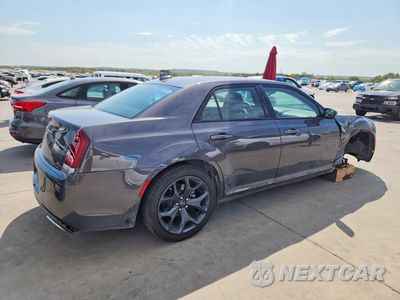 Trzecie zdjęcie samochodu z tyłu: 2023 CHRYSLER 300 TOURING VIN:2C3CCAAG3PH678807 - miniatura
