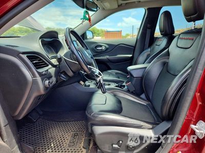 Zdjęcie 7 z 13 samochodu: 2019 JEEP CHEROKEE TRAILHAWK VIN:1C4PJMBXXKD101006 - miniatura
