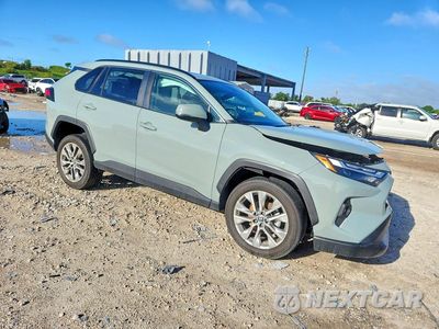 Czwarte zdjęcie samochodu z boku: 2023 TOYOTA RAV4 XLE PREMIUM VIN:2T3A1RFV8PW407563 - miniatura