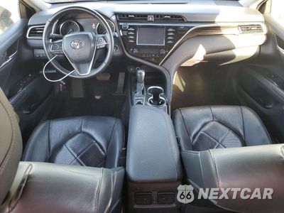 Zdjęcie 8 z 13 samochodu: 2018 TOYOTA CAMRY XLE VIN:4T1B11HK1JU540951 - miniatura