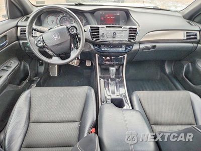 Zdjęcie 8 z 13 samochodu: 2016 HONDA ACCORD SPORT VIN:1HGCR2F54GA072214 - miniatura