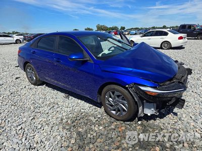 Czwarte zdjęcie samochodu z boku: 2024 HYUNDAI ELANTRA SEL VIN:KMHLM4DG1RU829757 - miniatura