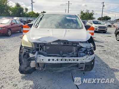 Piąte zdjęcie samochodu w środku: 2014 FORD ESCAPE S VIN:1FMCU0F75EUD84990 - miniatura