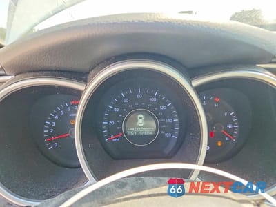 Zdjęcie 9 z 12 samochodu: 2015 KIA OPTIMA LX VIN:KNAGM4A75F5630904 - miniatura
