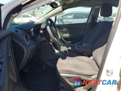 Zdjęcie 7 z 13 samochodu: 2018 CHEVROLET TRAX LS VIN:3GNCJNSB6JL218316 - miniatura