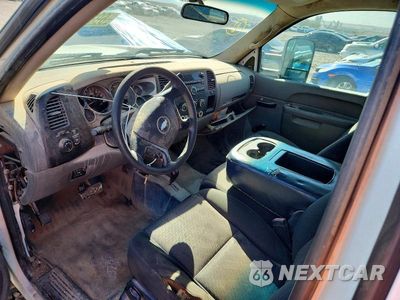 Zdjęcie 8 z 11 samochodu: 2010 CHEVROLET SILVERADO K2500 HEAVY DUTY VIN:1GC3KVBG2AF157638 - miniatura