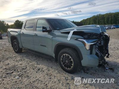 Czwarte zdjęcie samochodu z boku: 2026 TOYOTA TUNDRA SR5 VIN:5TFLA5DB8TX435945 - miniatura