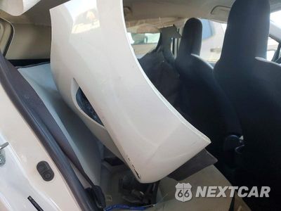 Zdjęcie 10 z 12 samochodu: 2015 TOYOTA PRIUS C ONE VIN:JTDKDTB32F1579873 - miniatura