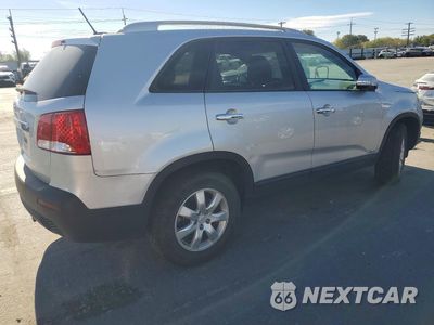 Trzecie zdjęcie samochodu z tyłu: 2011 KIA SORENTO LX VIN:5XYKTDA12BG178469 - miniatura