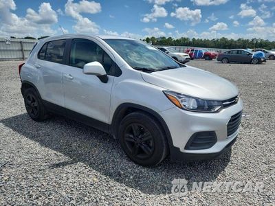 Czwarte zdjęcie samochodu z boku: 2022 CHEVROLET TRAX LS VIN:KL7CJKSM2NB544708 - miniatura