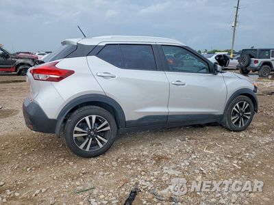 Trzecie zdjęcie samochodu z tyłu: 2018 NISSAN KICKS SV VIN:3N1CP5CU4JL509522 - miniatura