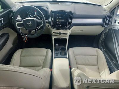 Zdjęcie 8 z 14 samochodu: 2022 VOLVO XC40 T4 MOMENTUM VIN:YV4AC2HK8N2721642 - miniatura