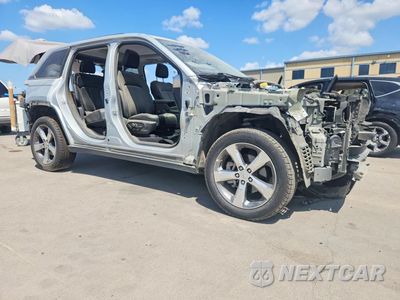 Czwarte zdjęcie samochodu z boku: 2022 JEEP GRAND CHEROKEE LIMITED VIN:1C4RJGBG3N8630921 - miniatura