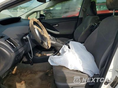 Zdjęcie 7 z 13 samochodu: 2014 TOYOTA PRIUS THREE VIN:JTDKN3DUXE0382246 - miniatura