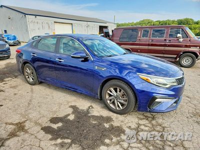 Czwarte zdjęcie samochodu z boku: 2019 KIA OPTIMA LX VIN:5XXGT4L34KG334245 - miniatura