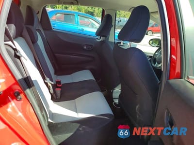 Zdjęcie 10 z 12 samochodu: 2012 TOYOTA YARIS 5-DOOR LE VIN:JTDKTUD38CD529365 - miniatura