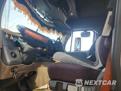 Zdjęcie 7 z 14 samochodu: 2016 FREIGHTLINER CASCADIA 125 SEMI TRUCK VIN:3AKJGLD53GSHA6861 - miniatura