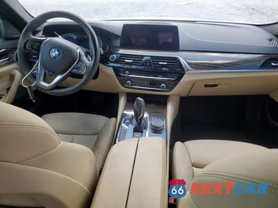 Zdjęcie 8 z 12 samochodu: 2018 BMW 530E VIN:WBAJA9C57JB250187 - miniatura
