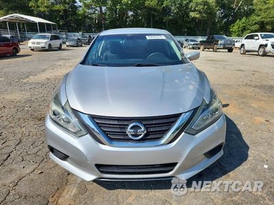 Piąte zdjęcie samochodu w środku: 2017 NISSAN ALTIMA 2.5 S VIN:1N4AL3AP0HC157391 - miniatura