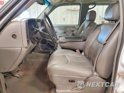 Zdjęcie 7 z 13 samochodu: 2005 CHEVROLET SILVERADO K2500 HEAVY DUTY VIN:1GCHK23285F891522 - miniatura