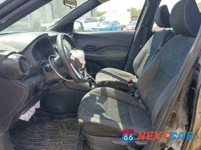 Zdjęcie 7 z 12 samochodu: 2018 NISSAN KICKS S VIN:3N1CP5CU3JL500357 - miniatura