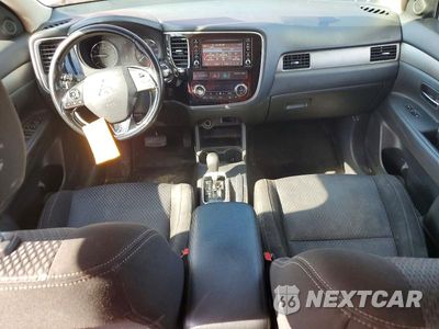 Zdjęcie 8 z 13 samochodu: 2016 MITSUBISHI OUTLANDER SE VIN:JA4AD3A39GZ001361 - miniatura