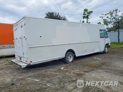 Trzecie zdjęcie samochodu z tyłu: 2016 FREIGHTLINER CHASSIS M LINE WALK-IN VAN VIN:4UZAC3DV3GCHX0557 - miniatura