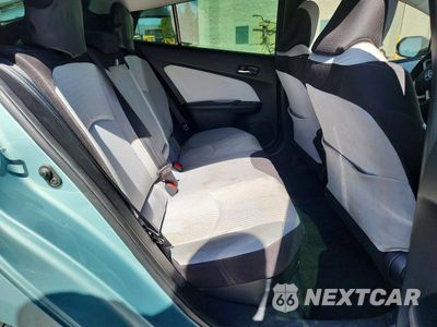 Zdjęcie 10 z 12 samochodu: 2017 TOYOTA PRIUS TWO VIN:JTDKBRFUXH3043434 - miniatura
