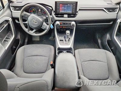Zdjęcie 8 z 13 samochodu: 2020 TOYOTA RAV4 LE VIN:2T3K1RFV3LW063235 - miniatura