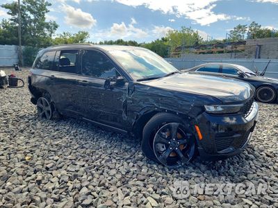 Czwarte zdjęcie samochodu z boku: 2024 JEEP GRAND CHEROKEE LAREDO VIN:1C4RJHAG9RC263355 - miniatura