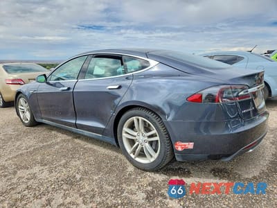 Drugie zdjęcie samochodu z przodu: 2015 TESLA MODEL S 90D VIN:5YJSA1V28FF097383 - miniatura
